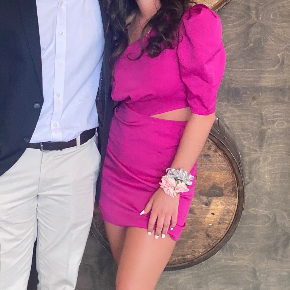 Super cute dark pink short dress.